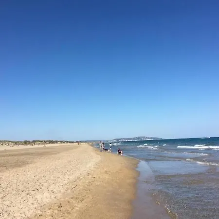 مكان تخييم Camping Agde *