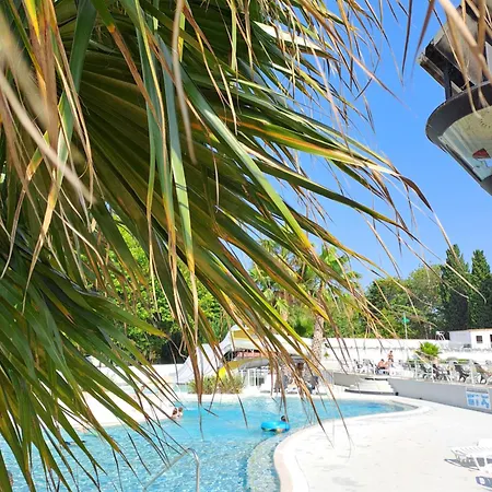 Camping Agde مكان تخييم *